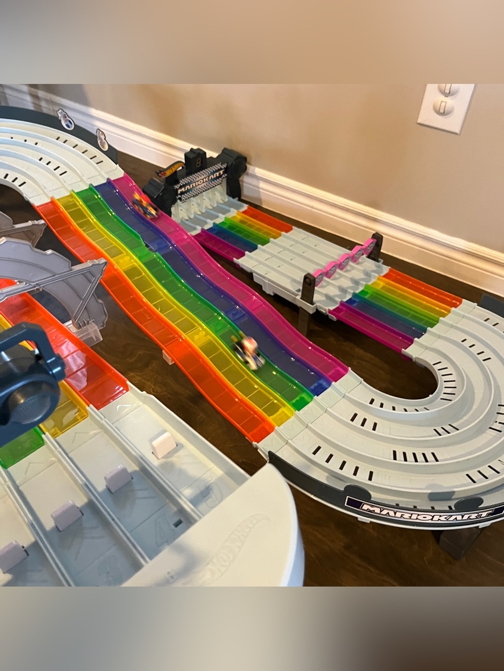 Hot Wheels Super Mario Kart Rainbow Road Track Set Works Lights Sounds Race Cars - Picture 7 of 16